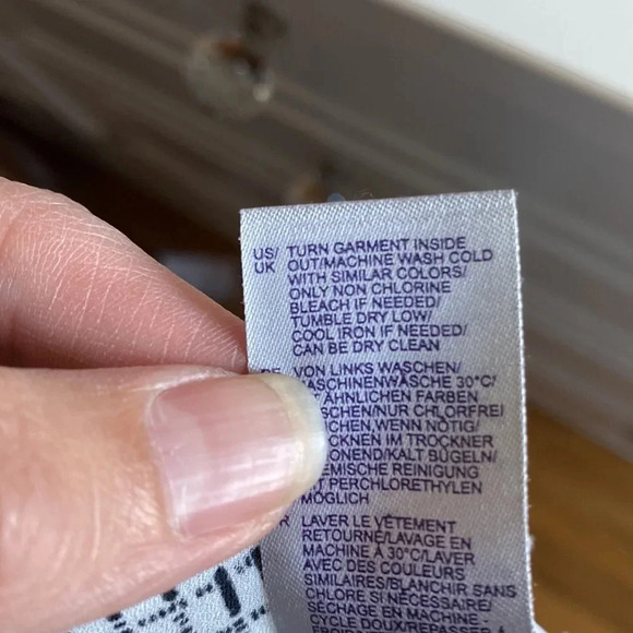 NYDJ printed blouse size Large - Picture 15 of 15